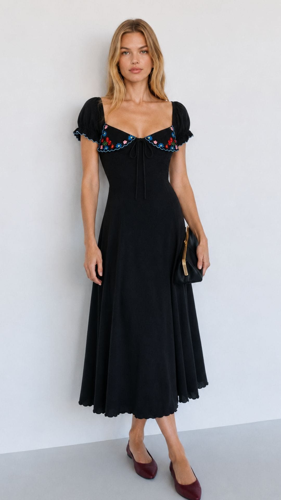 Jeanne Schwarzes Kleid